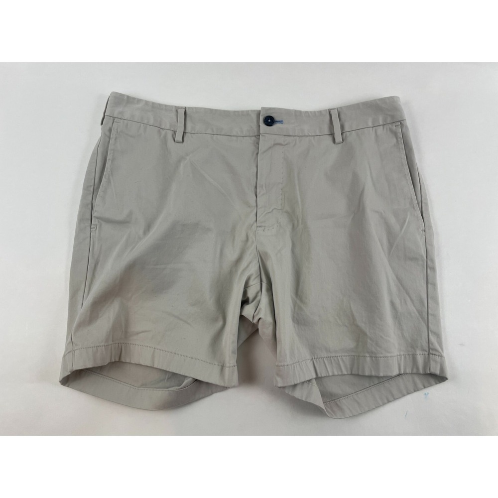 CMW J. Hilburn Shorts Men's Size 35 Beige Flat Front Chino Outdoor Classic